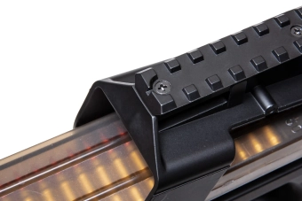 Replika licenciada de la Pistola ametralladora Cybergun FN Herstal P90 (CM060) - Negra