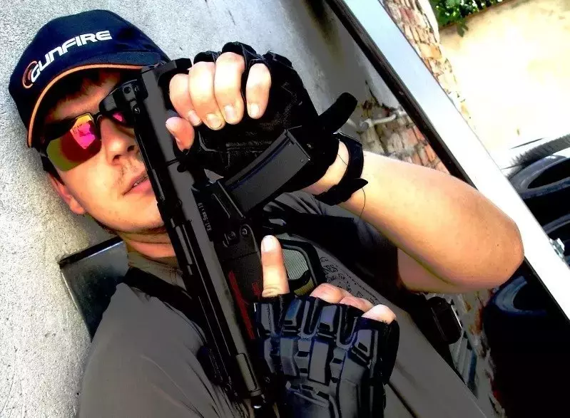 Réplica de pistola ametralladora G55 PDW